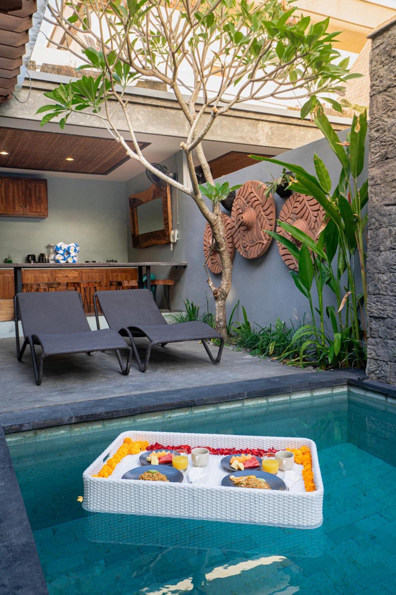 Kusuma Living And Villa Seminyak Esterno foto