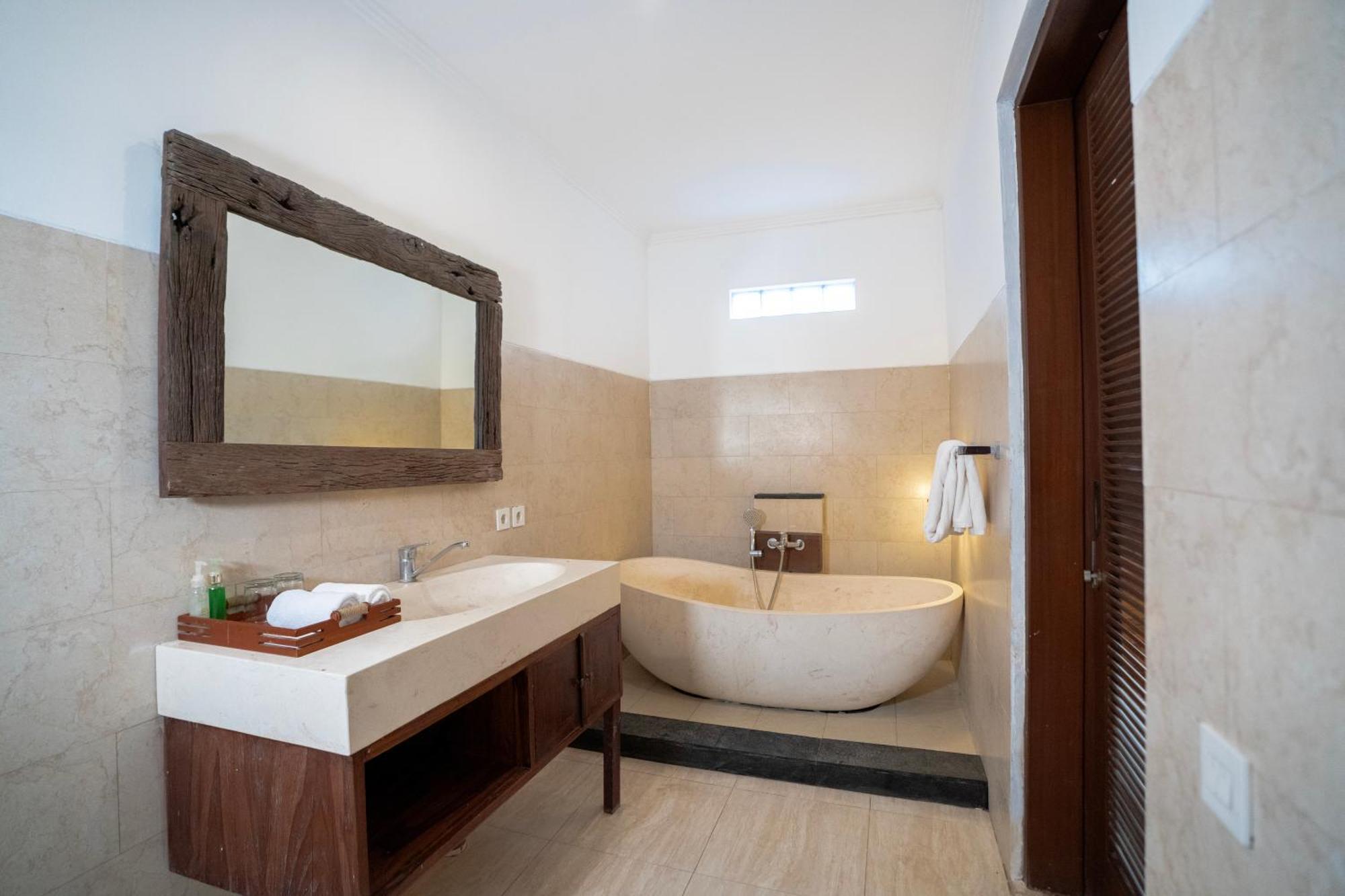 Kusuma Living And Villa Seminyak Esterno foto